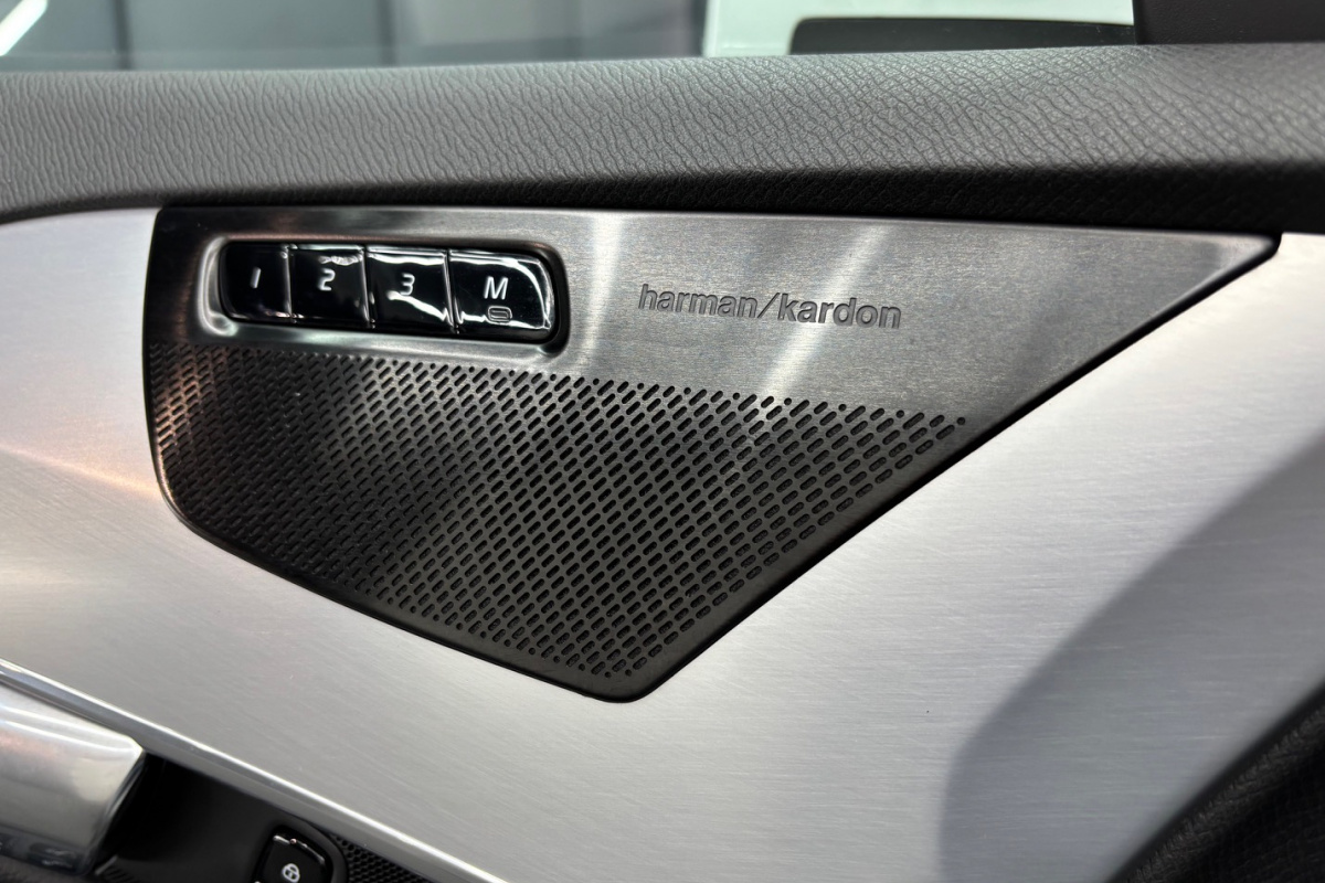 Ponuka vozidiel / Volvo XC90 2.0 T5 MOMENTUM 4x4 7-MIEST - video