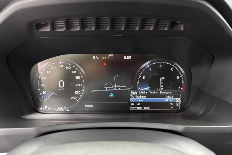  Ponuka vozidiel / Volvo XC90 2.0 T5 MOMENTUM 4x4 7-MIEST - video