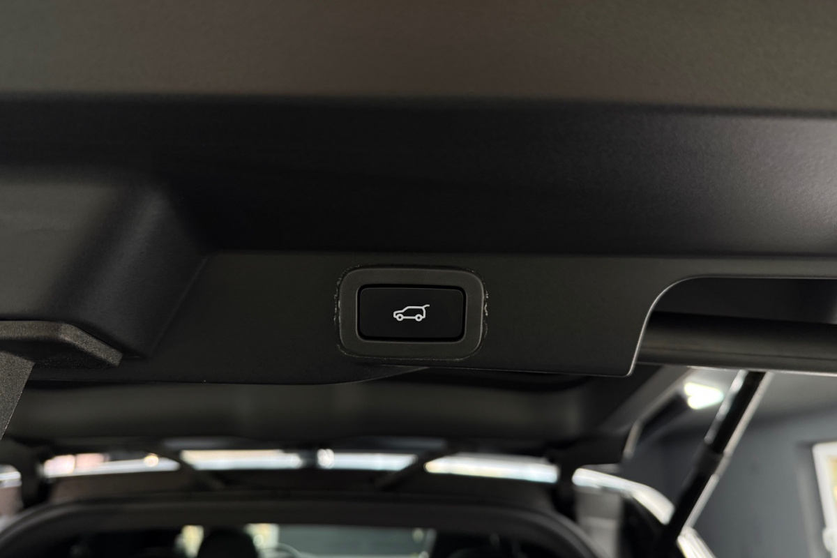 Ponuka vozidiel / Land Rover Range Rover Sport 5.0 V8 S/C SVR - video