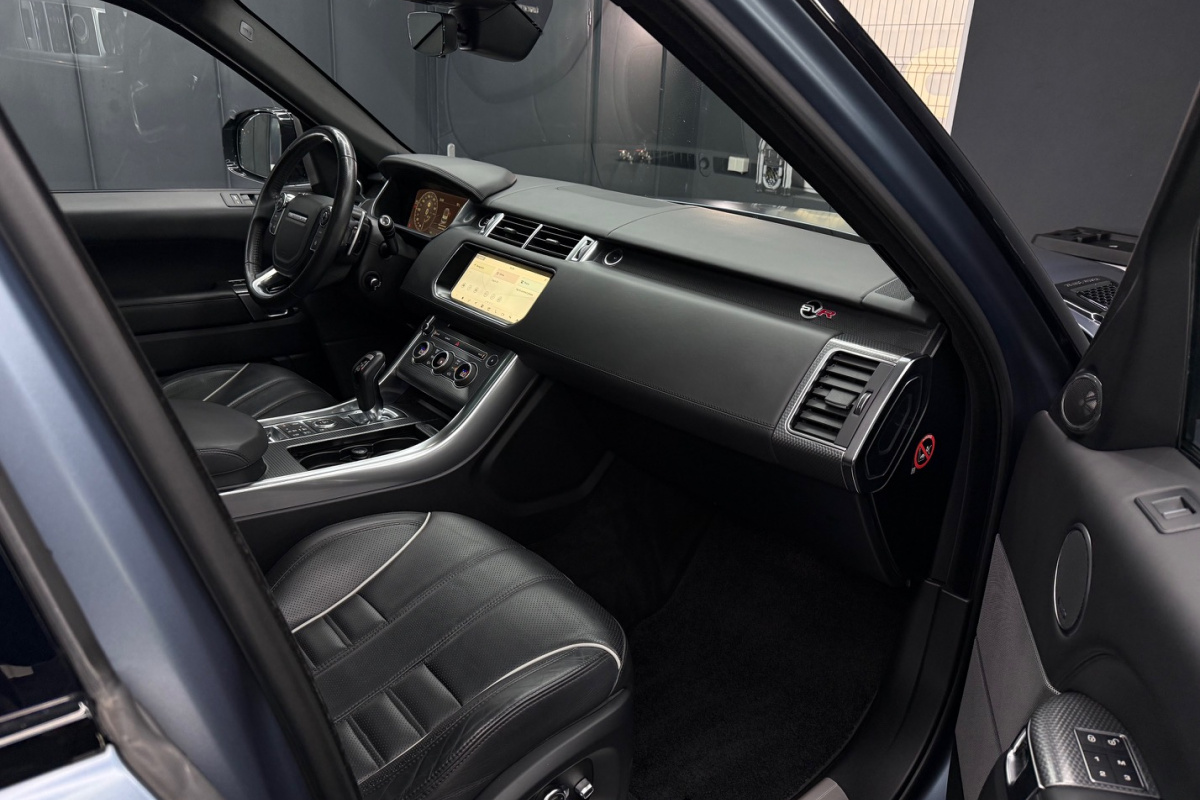 Ponuka vozidiel / Land Rover Range Rover Sport 5.0 V8 S/C SVR - video