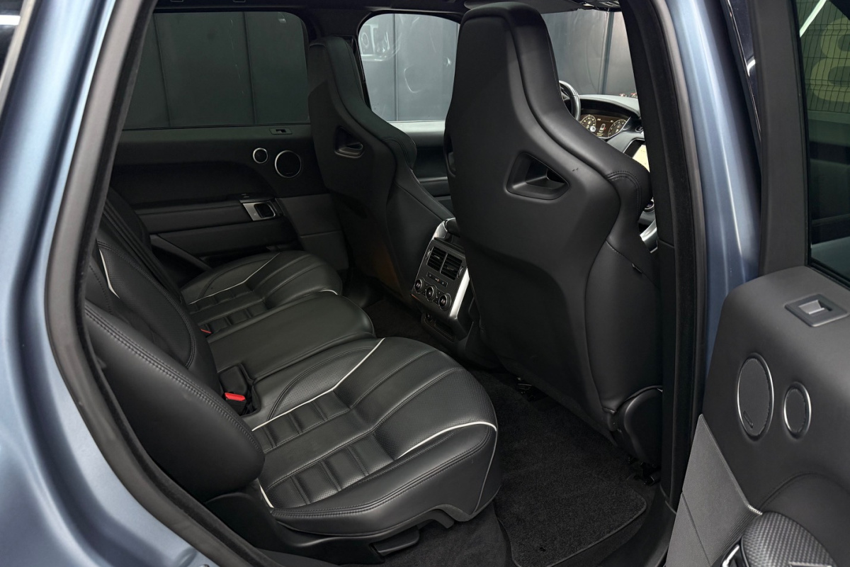 Ponuka vozidiel / Land Rover Range Rover Sport 5.0 V8 S/C SVR - video Ponuka vozidiel / Land Rover Range Rover Sport 5.0 V8 S/C SVR - video