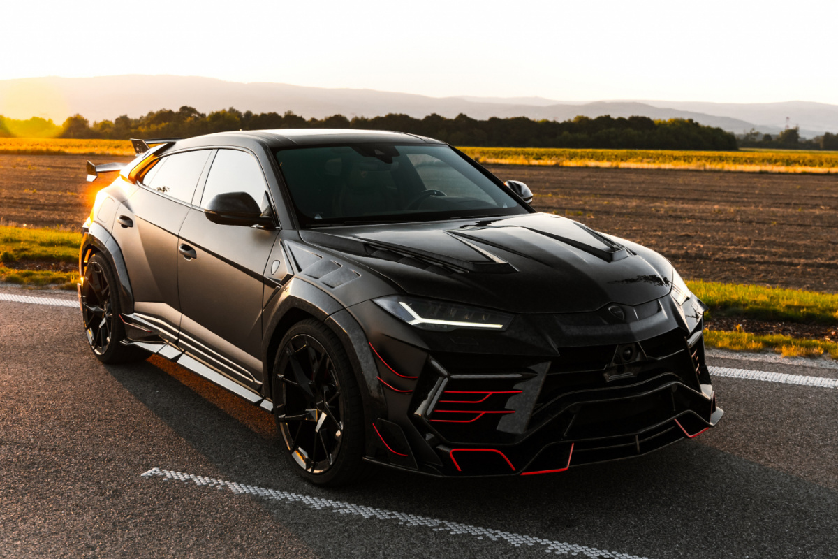Ponuka vozidiel / Lamborghini Urus 4.0 V8 Mansory 700koní - video