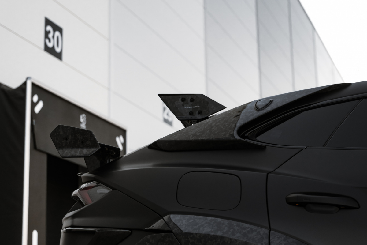 Ponuka vozidiel / Lamborghini Urus 4.0 V8 Mansory 700koní - video