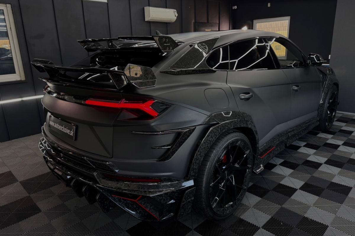 Ponuka vozidiel / Lamborghini Urus 4.0 V8 Mansory 700koní - video