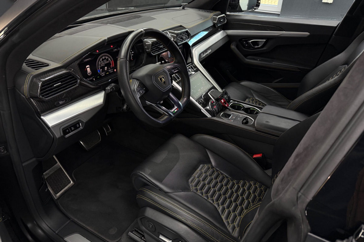 Ponuka vozidiel / Lamborghini Urus 4.0 V8 Mansory 700koní - video Ponuka vozidiel / Lamborghini Urus 4.0 V8 Mansory 700koní - video