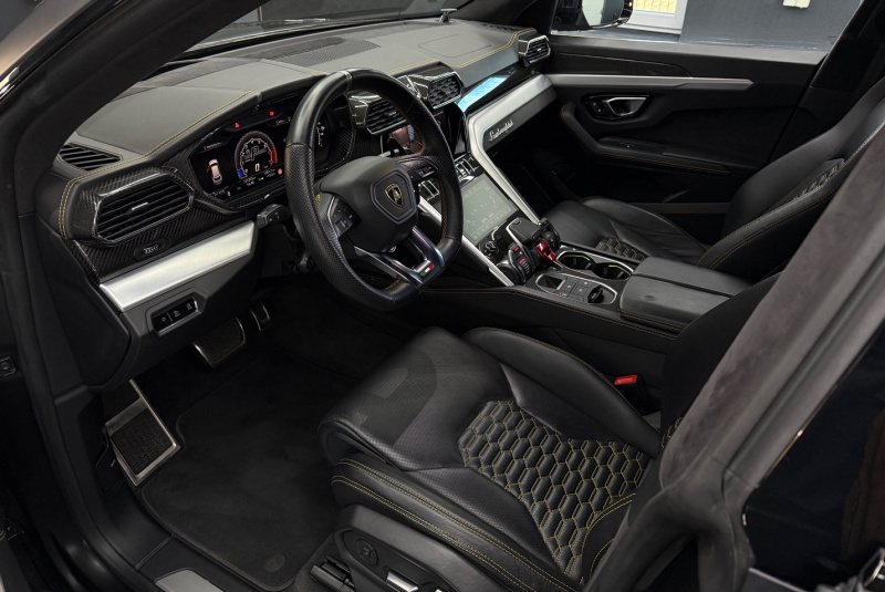 Ponuka vozidiel / Lamborghini Urus 4.0 V8 Mansory 700koní - video Ponuka vozidiel / Lamborghini Urus 4.0 V8 Mansory 700koní - video