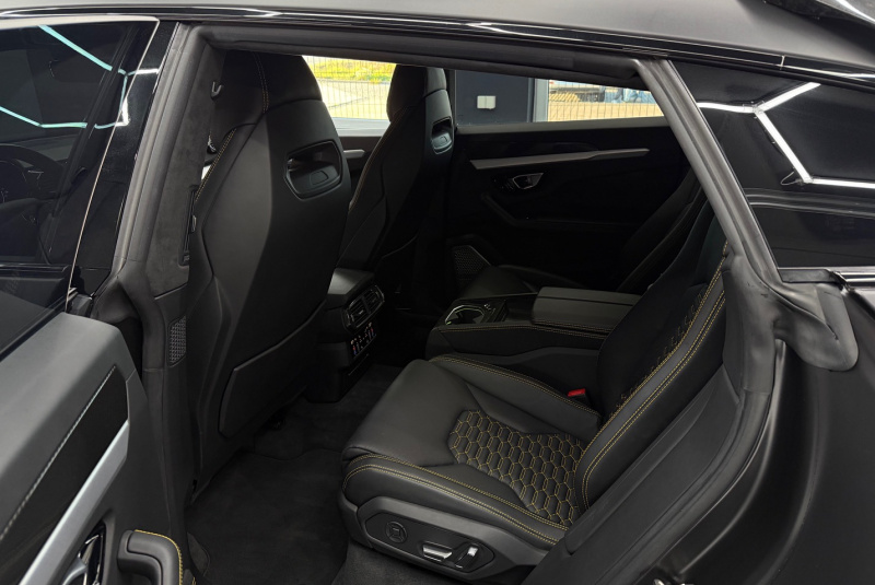 Ponuka vozidiel / Lamborghini Urus 4.0 V8 Mansory 700koní - video Ponuka vozidiel / Lamborghini Urus 4.0 V8 Mansory 700koní - video