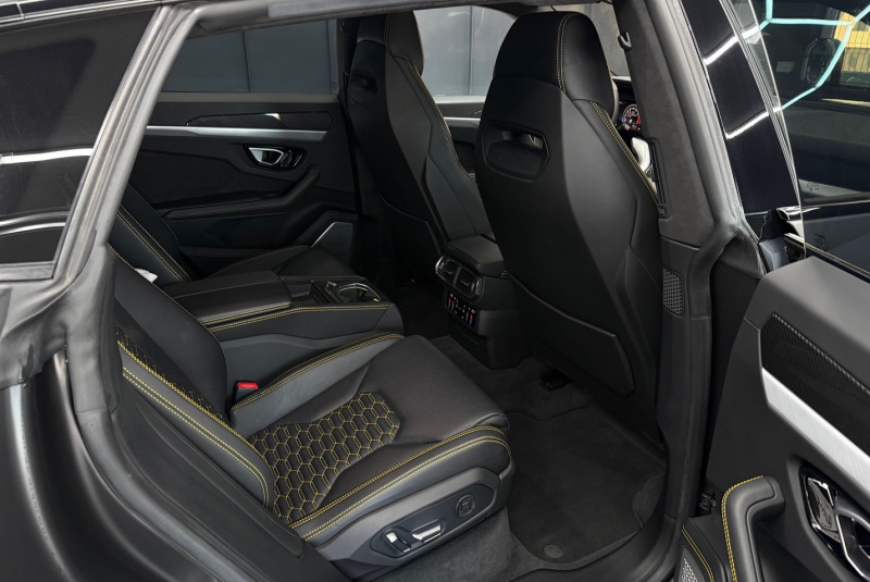  Ponuka vozidiel / Lamborghini Urus 4.0 V8 Mansory 700koní - video