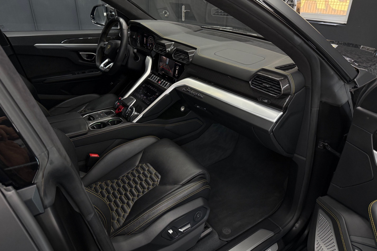 Ponuka vozidiel / Lamborghini Urus 4.0 V8 Mansory 700koní - video Ponuka vozidiel / Lamborghini Urus 4.0 V8 Mansory 700koní - video