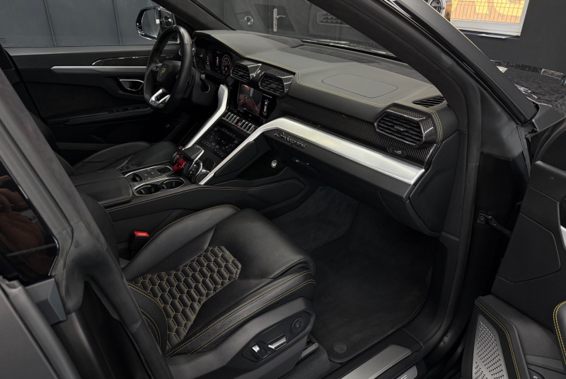 Ponuka vozidiel / Lamborghini Urus 4.0 V8 Mansory 700koní - video Ponuka vozidiel / Lamborghini Urus 4.0 V8 Mansory 700koní - video