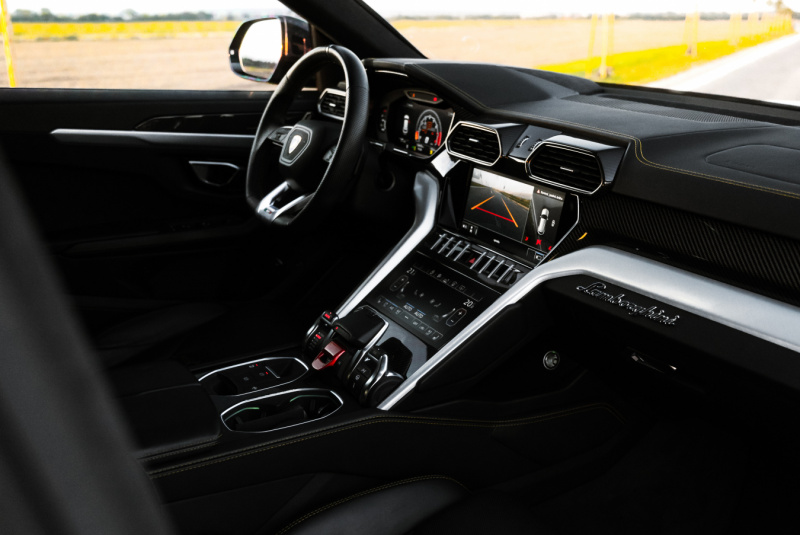  Ponuka vozidiel / Lamborghini Urus 4.0 V8 Mansory 700koní - video