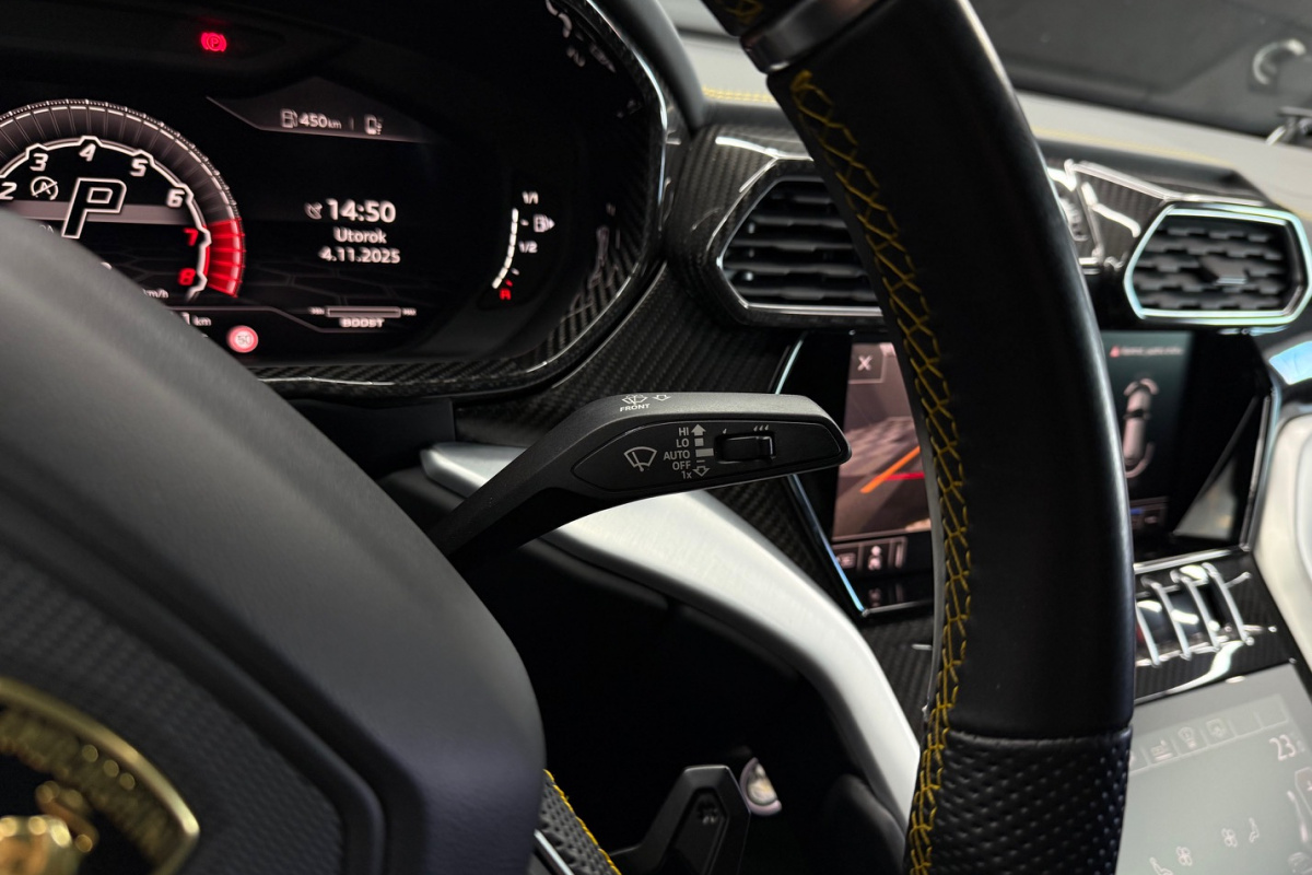 Ponuka vozidiel / Lamborghini Urus 4.0 V8 Mansory 700koní - video