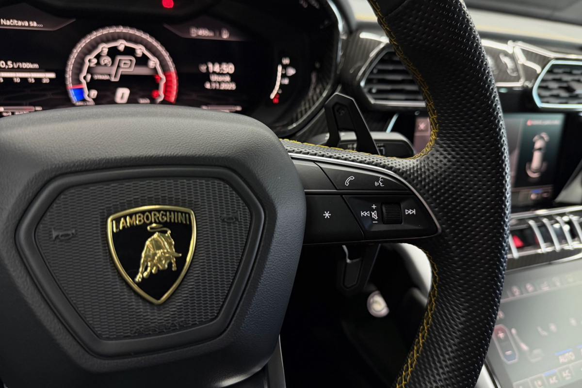 Ponuka vozidiel / Lamborghini Urus 4.0 V8 Mansory 700koní - video