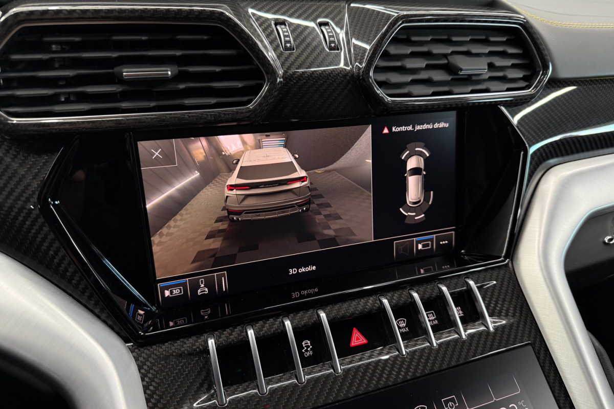 Ponuka vozidiel / Lamborghini Urus 4.0 V8 Mansory 700koní - video