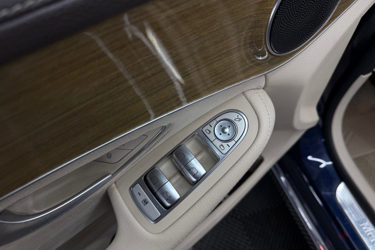 Ponuka vozidiel / Mercedes-Benz C trieda Kombi 200 d A/T - video