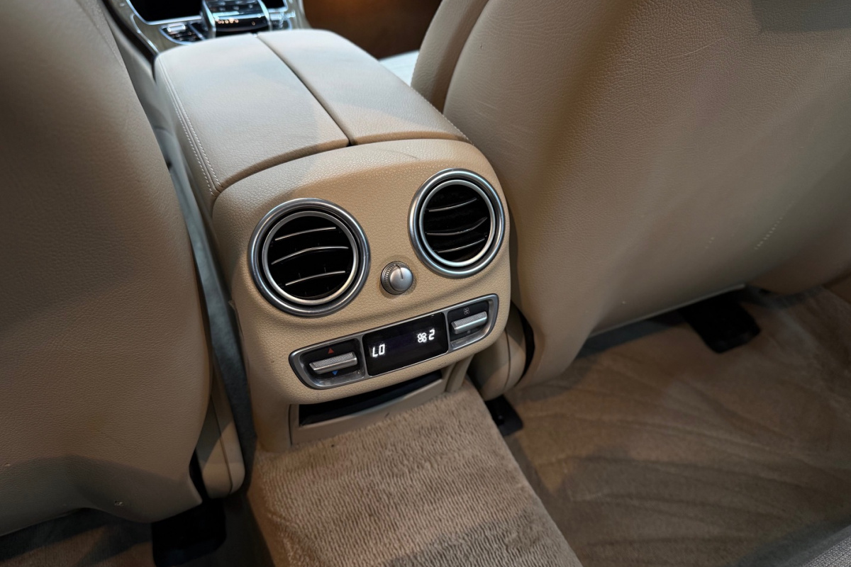 Ponuka vozidiel / Mercedes-Benz C trieda Kombi 200 d A/T - video Ponuka vozidiel / Mercedes-Benz C trieda Kombi 200 d A/T - video