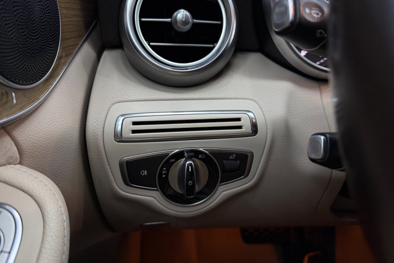 Ponuka vozidiel / Mercedes-Benz C trieda Kombi 200 d A/T - video Ponuka vozidiel / Mercedes-Benz C trieda Kombi 200 d A/T - video