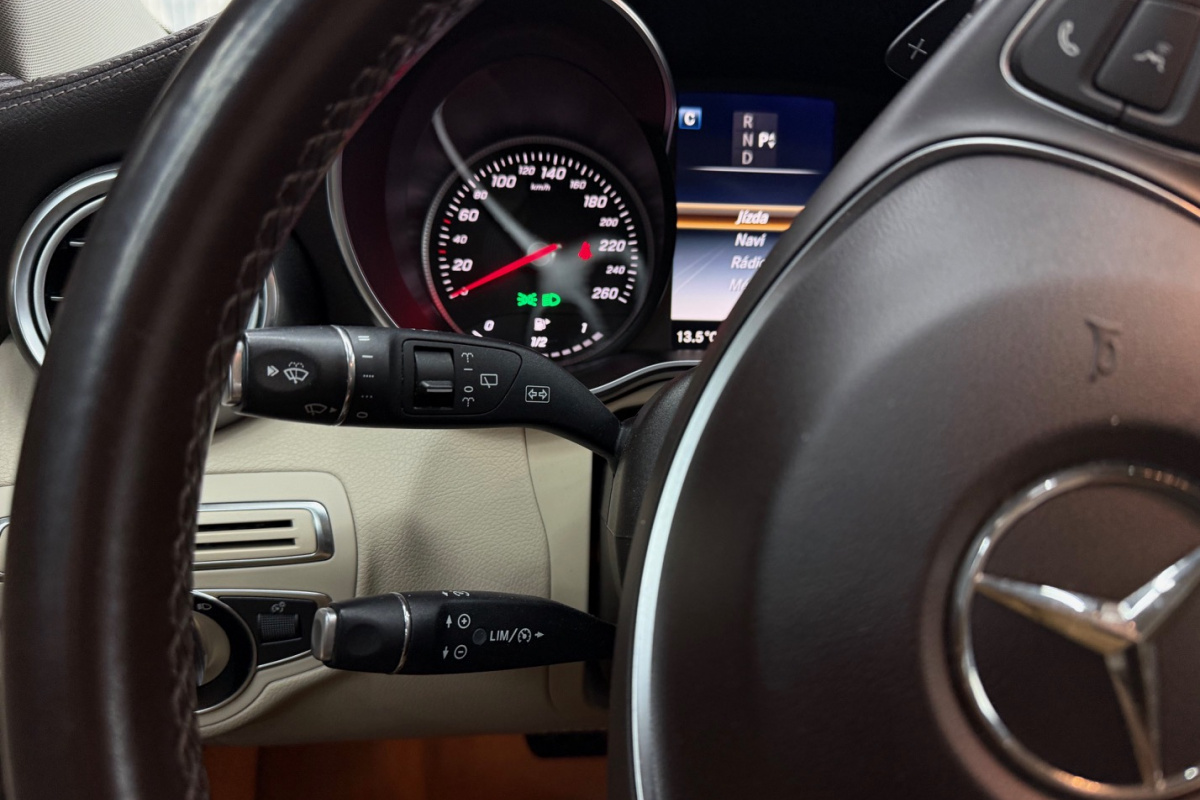 Ponuka vozidiel / Mercedes-Benz C trieda Kombi 200 d A/T - video