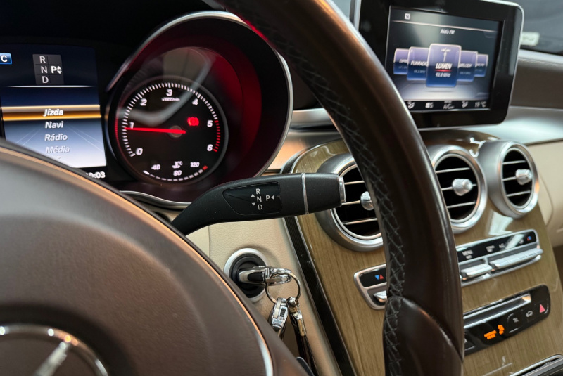  Ponuka vozidiel / Mercedes-Benz C trieda Kombi 200 d A/T - video