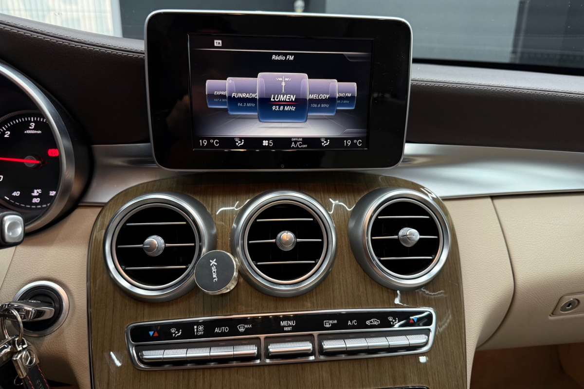 Ponuka vozidiel / Mercedes-Benz C trieda Kombi 200 d A/T - video