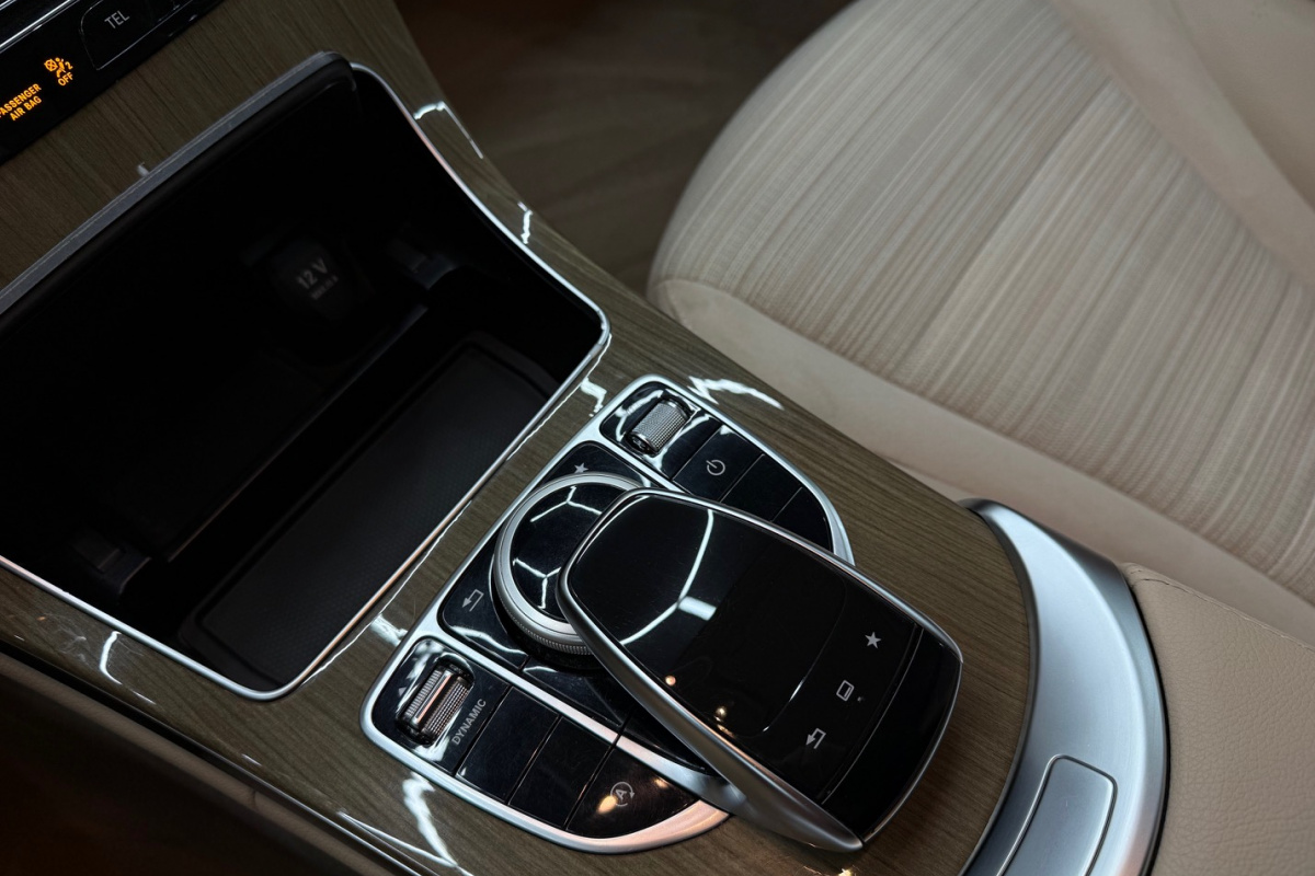 Ponuka vozidiel / Mercedes-Benz C trieda Kombi 200 d A/T - video