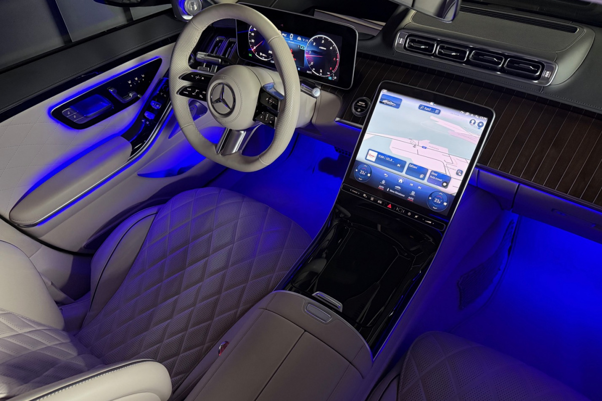 Ponuka vozidiel / Mercedes-Benz S trieda Sedan 400 d L 4MATIC A/T - video