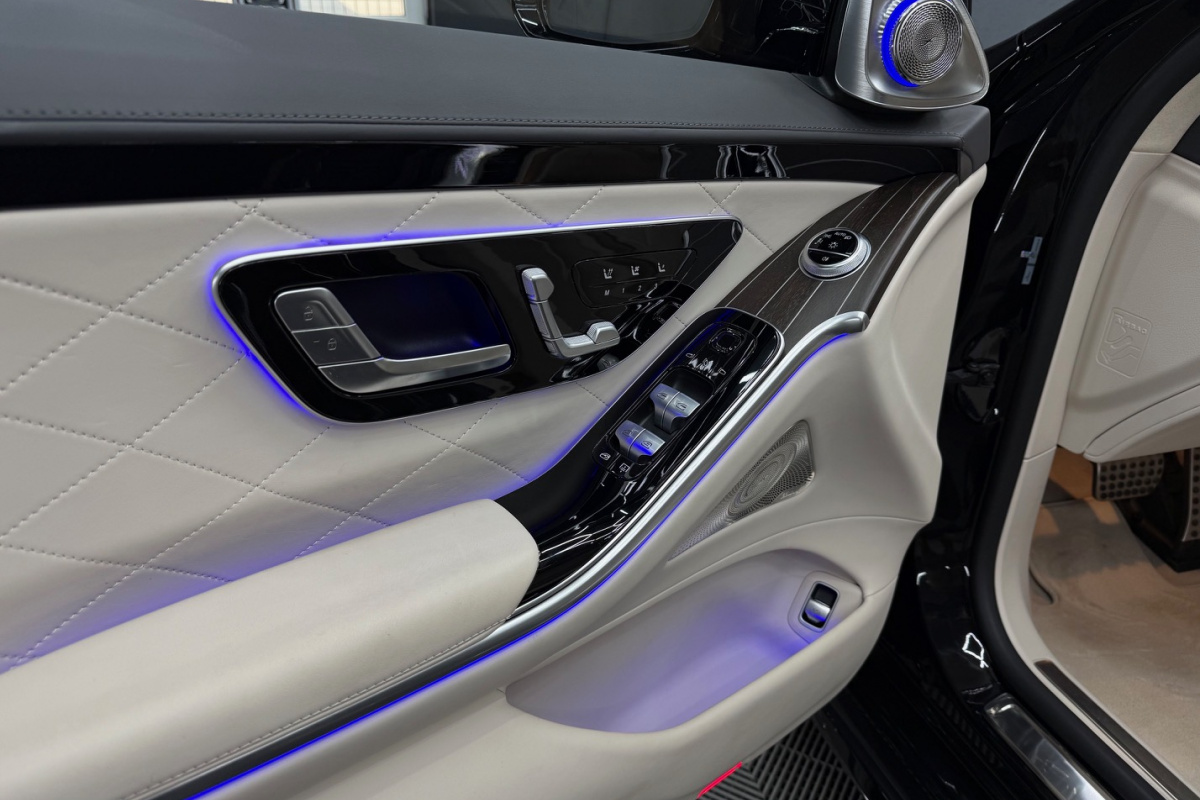 Ponuka vozidiel / Mercedes-Benz S trieda Sedan 400 d L 4MATIC A/T - video