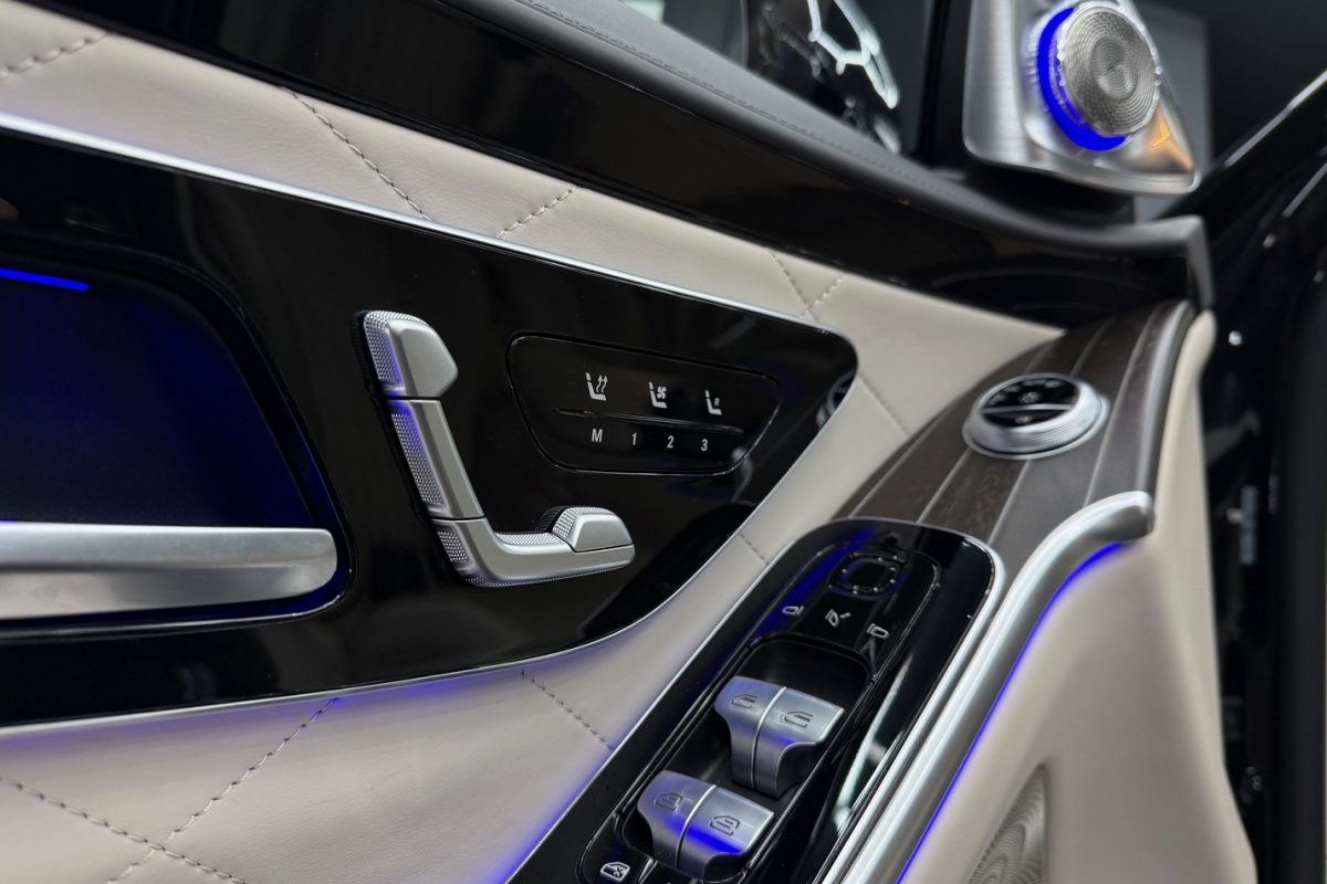 Ponuka vozidiel / Mercedes-Benz S trieda Sedan 400 d L 4MATIC A/T - video Ponuka vozidiel / Mercedes-Benz S trieda Sedan 400 d L 4MATIC A/T - video