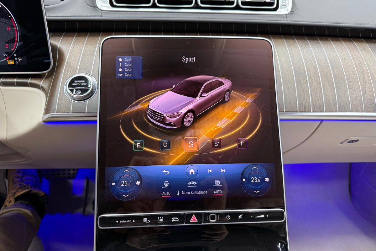 Ponuka vozidiel / Mercedes-Benz S trieda Sedan 400 d L 4MATIC A/T - video