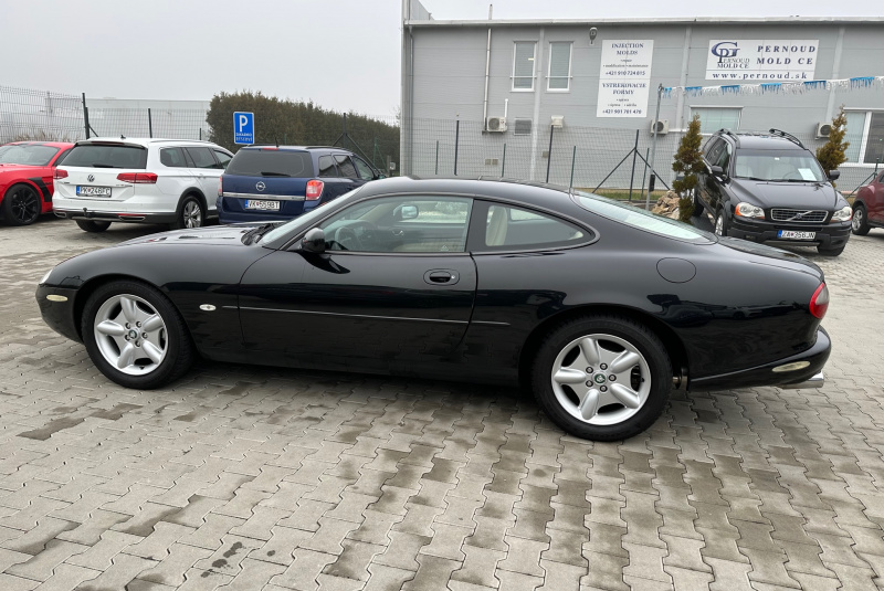  Ponuka vozidiel / Jaguar XK XK8 4.0 Coupé - video