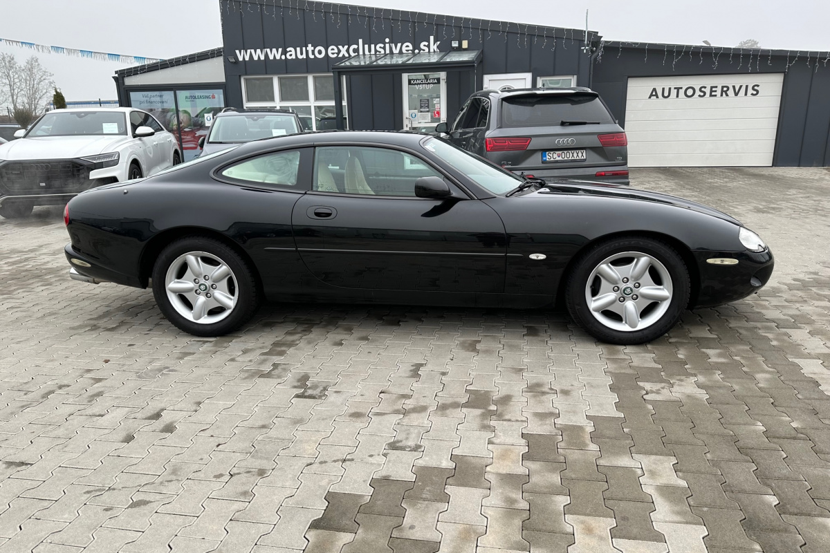 Ponuka vozidiel / Jaguar XK XK8 4.0 Coupé - video