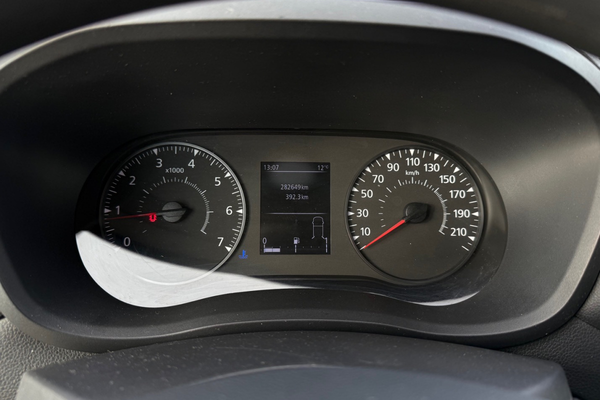 Ponuka vozidiel / Renault Master 2.3 L4H3 - video