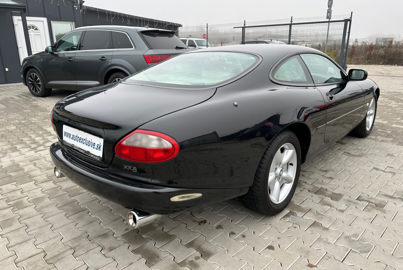 Ponuka vozidiel / Jaguar XK XK8 4.0 Coupé - video Ponuka vozidiel / Jaguar XK XK8 4.0 Coupé - video