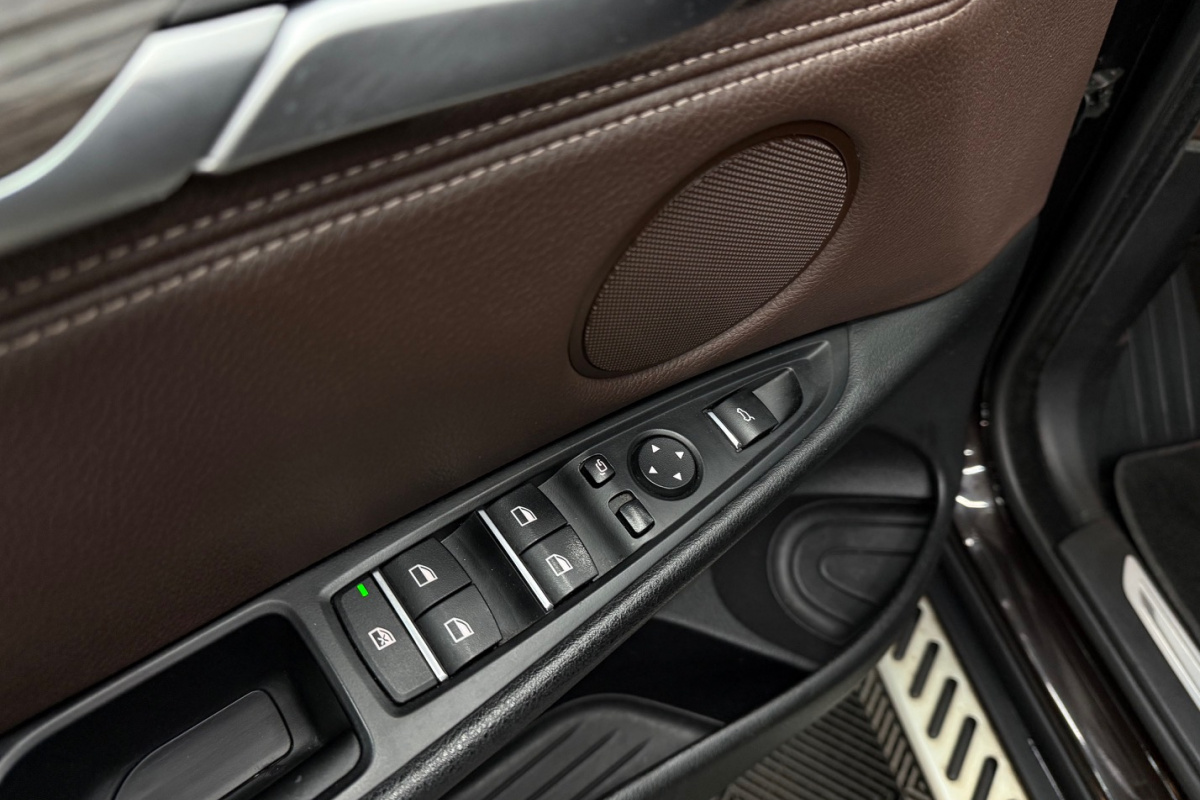 Ponuka vozidiel / BMW X5 xDrive30d A/T - video