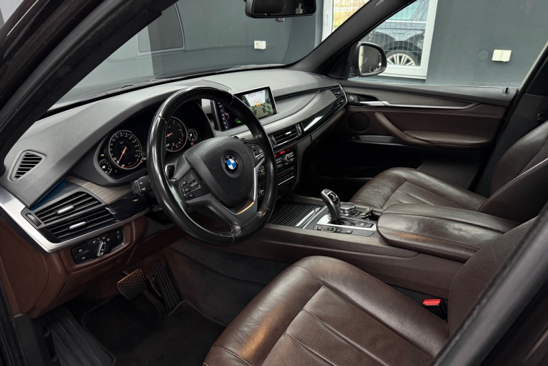  Ponuka vozidiel / BMW X5 xDrive30d A/T - video