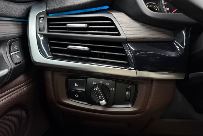  Ponuka vozidiel / BMW X5 xDrive30d A/T - video