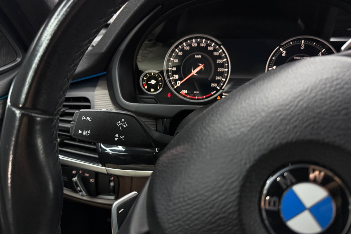 Ponuka vozidiel / BMW X5 xDrive30d A/T - video