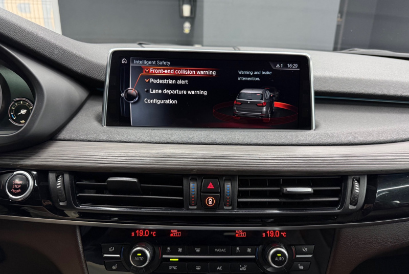  Ponuka vozidiel / BMW X5 xDrive30d A/T - video