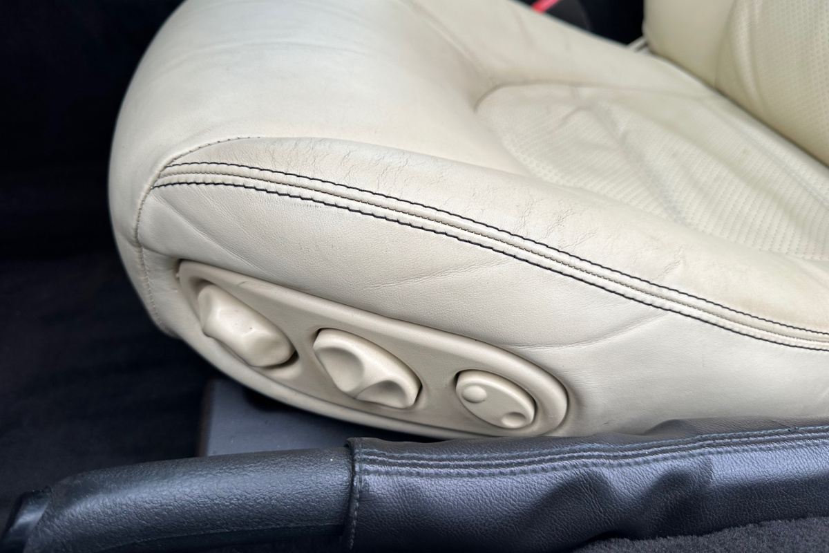 Ponuka vozidiel / Jaguar XK XK8 4.0 Coupé - video Ponuka vozidiel / Jaguar XK XK8 4.0 Coupé - video