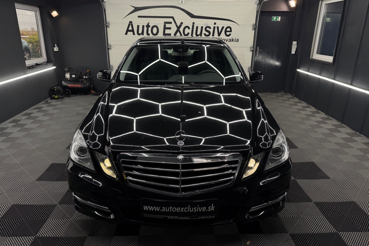 Ponuka vozidiel / Mercedes-Benz E trieda Sedan 220 CDI Blue Avantgarde 7G - video