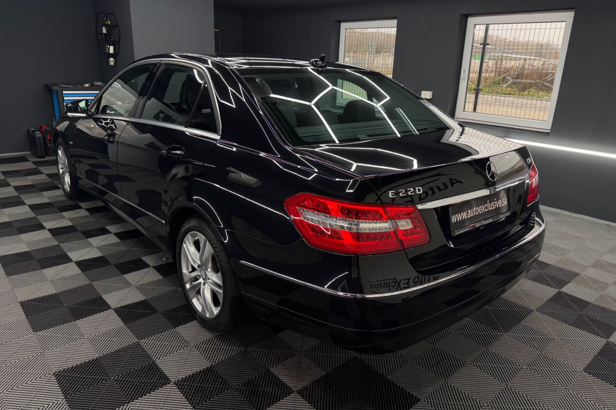 Ponuka vozidiel / Mercedes-Benz E trieda Sedan 220 CDI Blue Avantgarde 7G - video