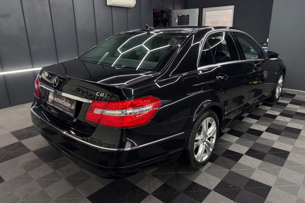 Ponuka vozidiel / Mercedes-Benz E trieda Sedan 220 CDI Blue Avantgarde 7G - video Ponuka vozidiel / Mercedes-Benz E trieda Sedan 220 CDI Blue Avantgarde 7G - video