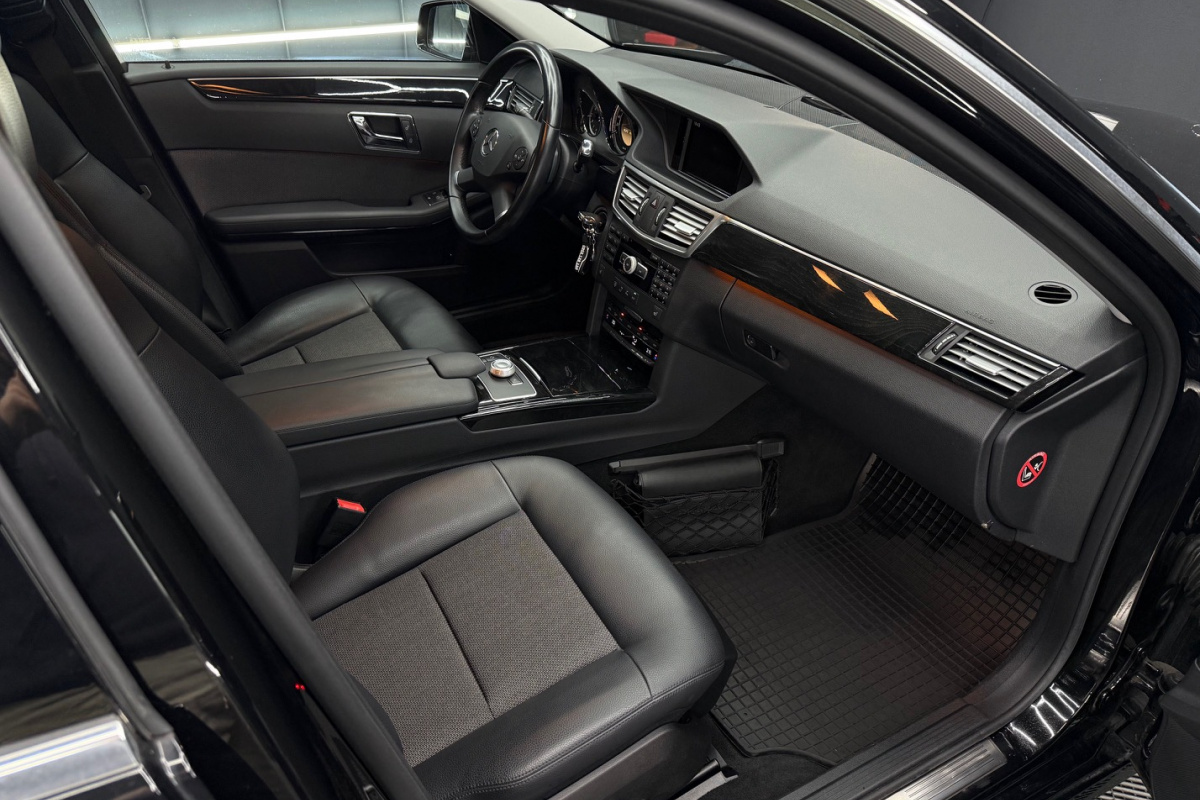 Ponuka vozidiel / Mercedes-Benz E trieda Sedan 220 CDI Blue Avantgarde 7G - video