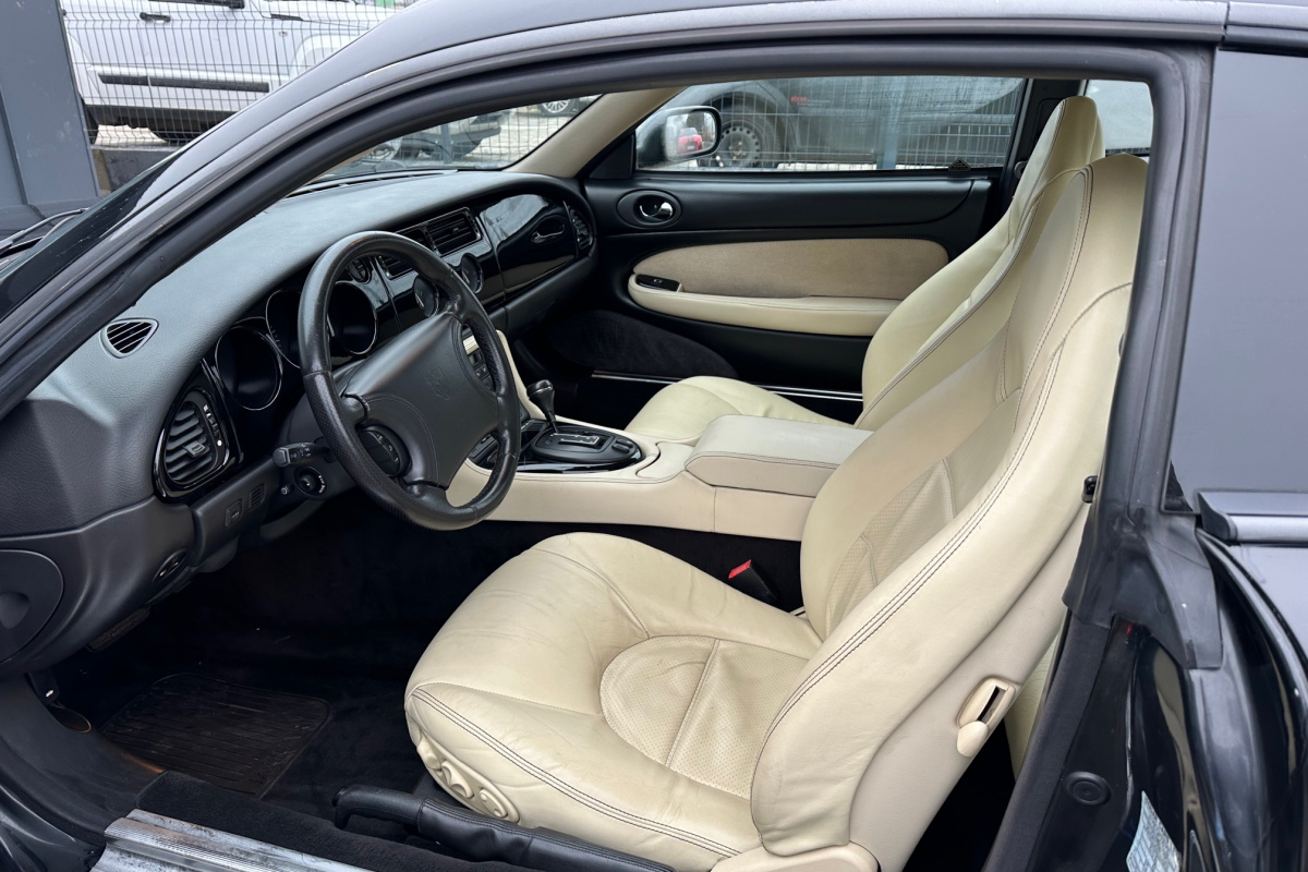 Ponuka vozidiel / Jaguar XK XK8 4.0 Coupé - video