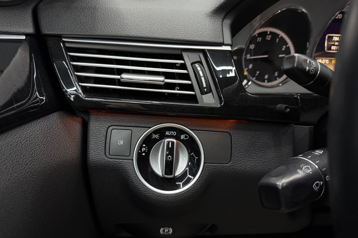 Ponuka vozidiel / Mercedes-Benz E trieda Sedan 220 CDI Blue Avantgarde 7G - video