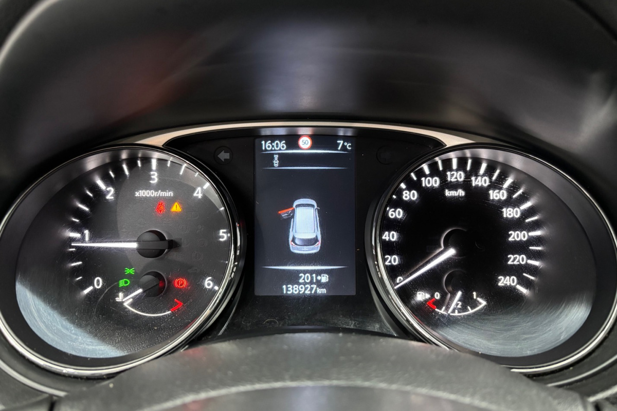 Ponuka vozidiel / Nissan X-Trail 1.6 dCi Acenta 4x4 - video