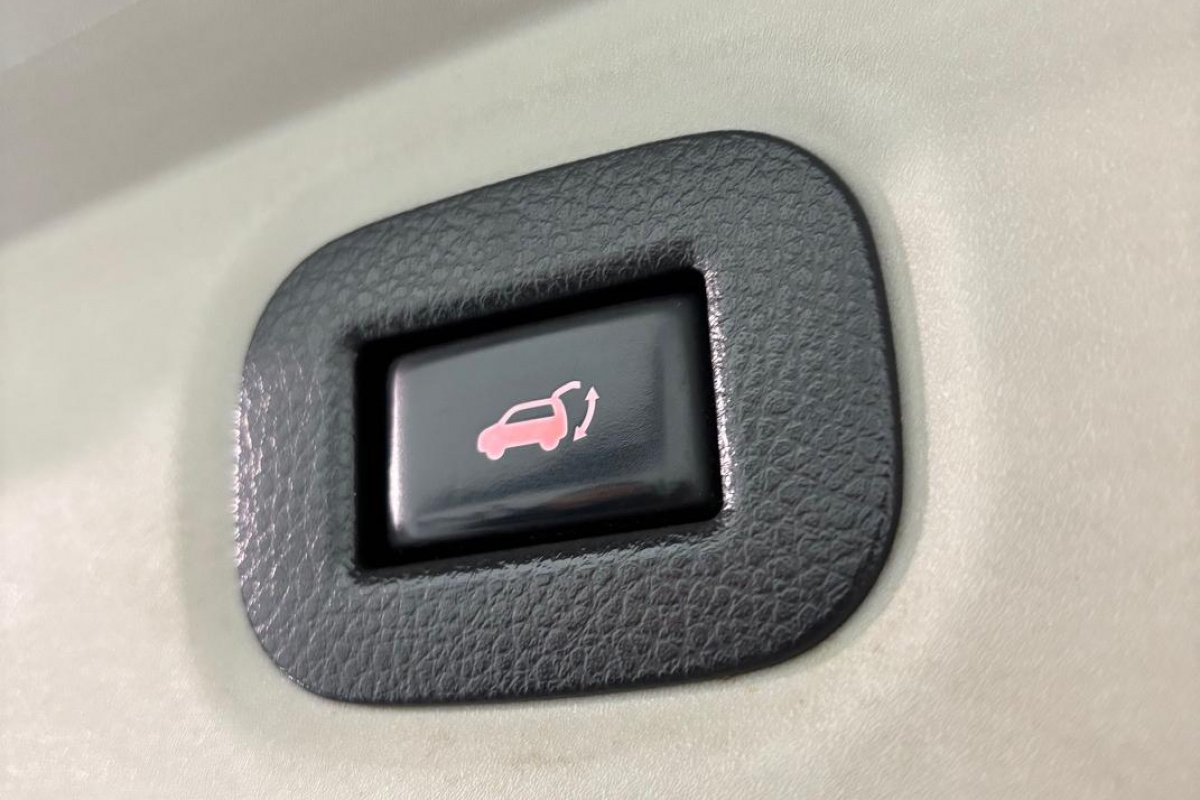 Ponuka vozidiel / Nissan X-Trail 1.6 dCi Acenta 4x4 - video Ponuka vozidiel / Nissan X-Trail 1.6 dCi Acenta 4x4 - video