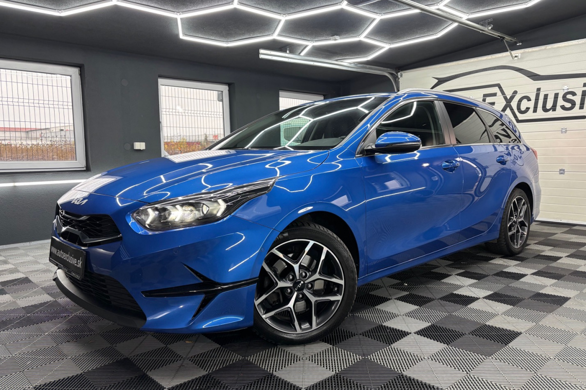 Ponuka vozidiel / Kia Ceed SW 1.6 CRDi MHEV Platinum A/T - video