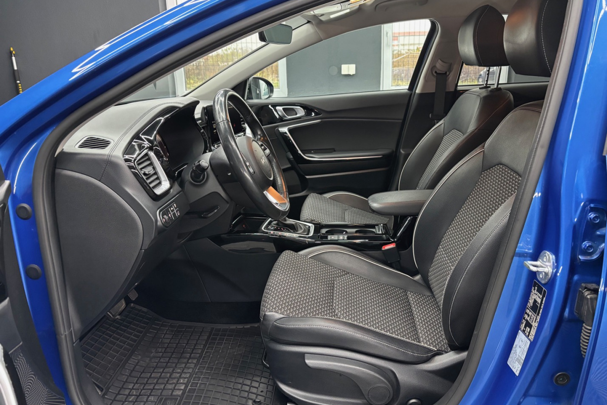 Ponuka vozidiel / Kia Ceed SW 1.6 CRDi MHEV Platinum A/T - video