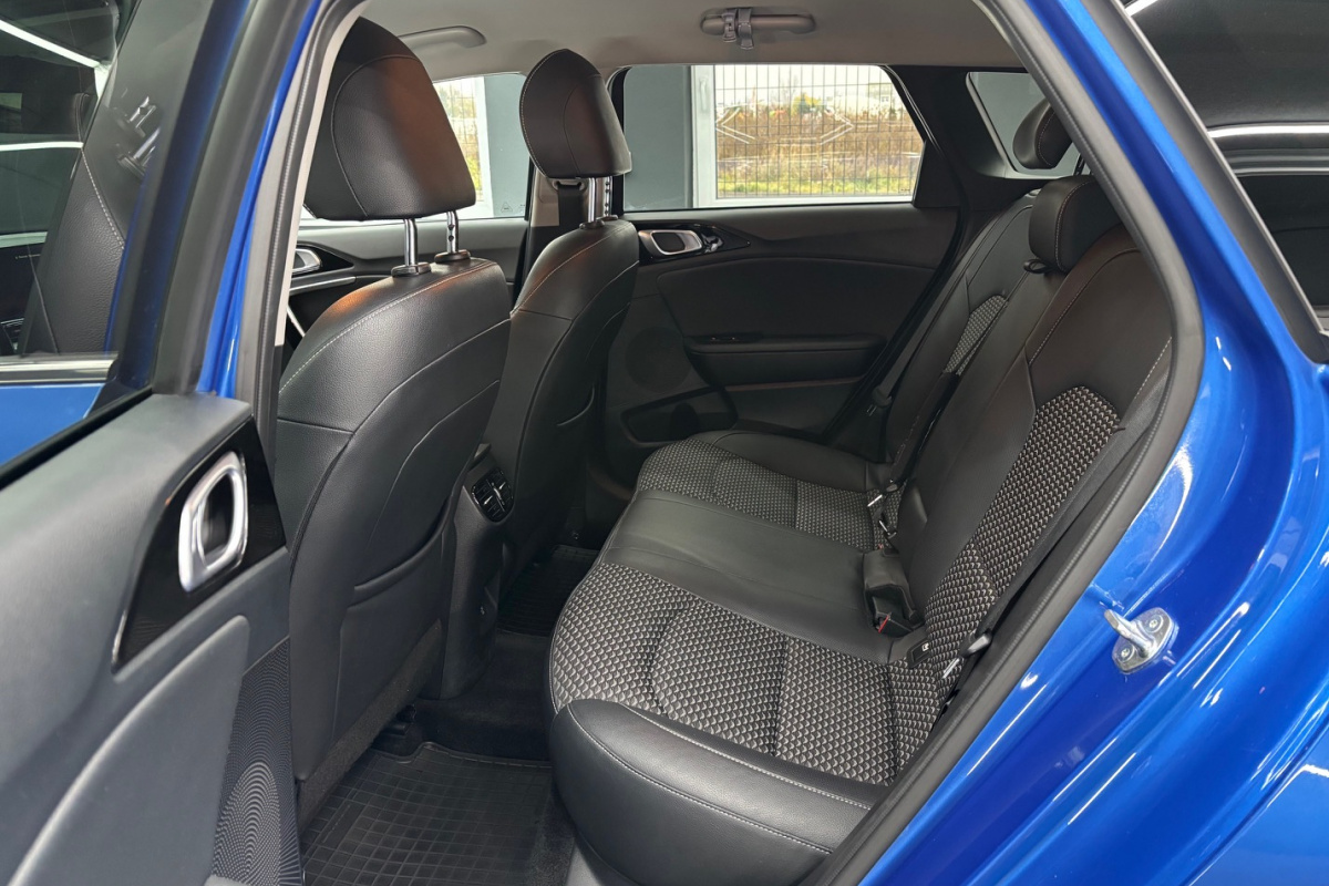 Ponuka vozidiel / Kia Ceed SW 1.6 CRDi MHEV Platinum A/T - video Ponuka vozidiel / Kia Ceed SW 1.6 CRDi MHEV Platinum A/T - video